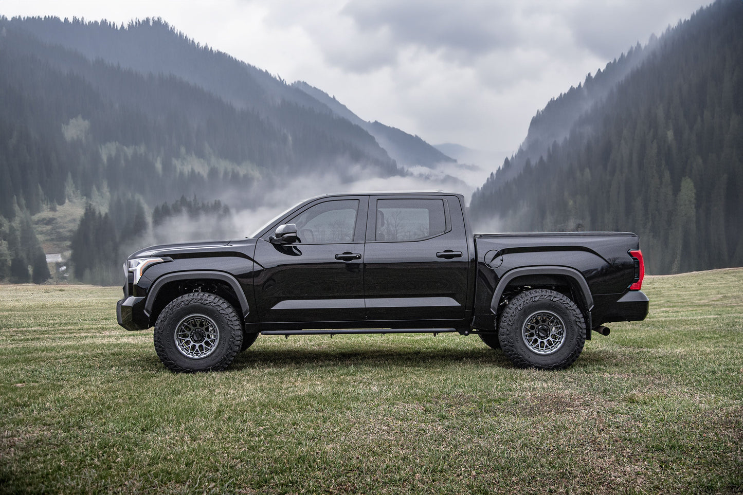 2.25 Inch Lift Kit | FOX 3.0 Internal Bypass Factory Race Series | Toyota Tundra (22-25) 4WD