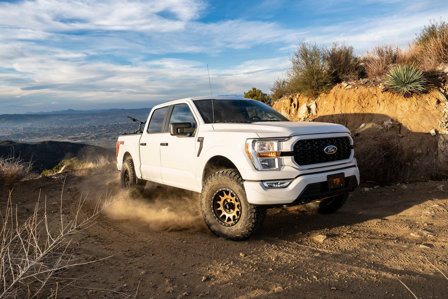 2 Inch Leveling Kit | FOX 2.0 Snap Ring Strut | Ford F150 (21-25) 4WD